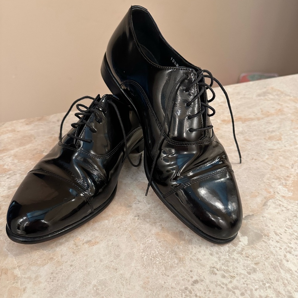 Elegant Black Patent Leather Men's Oxfords